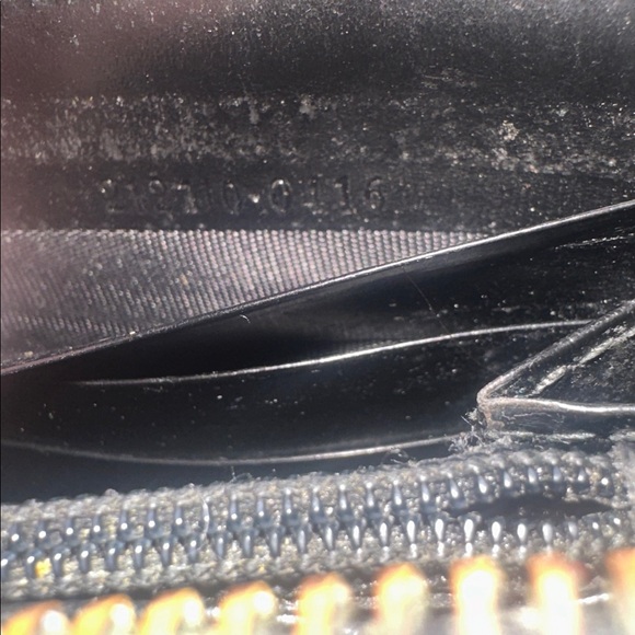 Gucci GG Black Leather Wallet with Silver Logo Charm Women’s Luxury - Picture 14 of 14